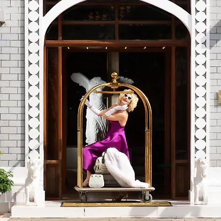 A For Art لايميناس