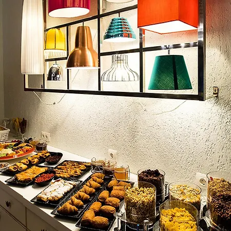 فندق A For Art لايميناس