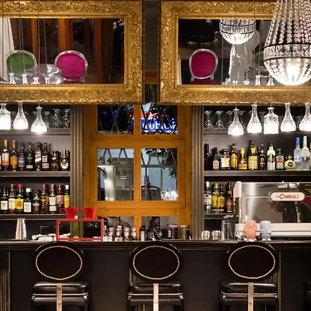 فندق A For Art لايميناس