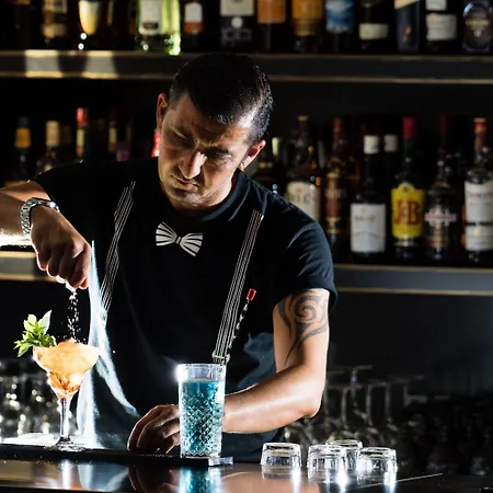 A For Art لايميناس