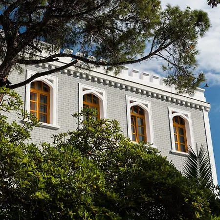 فندق A For Art 4*