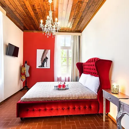 فندق A For Art لايميناس