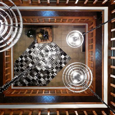 A For Art لايميناس