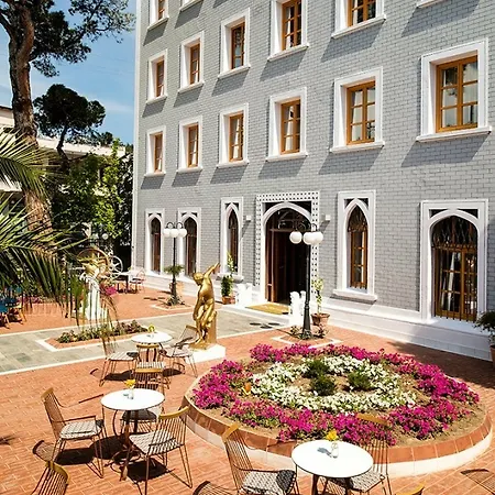 A For Art لايميناس